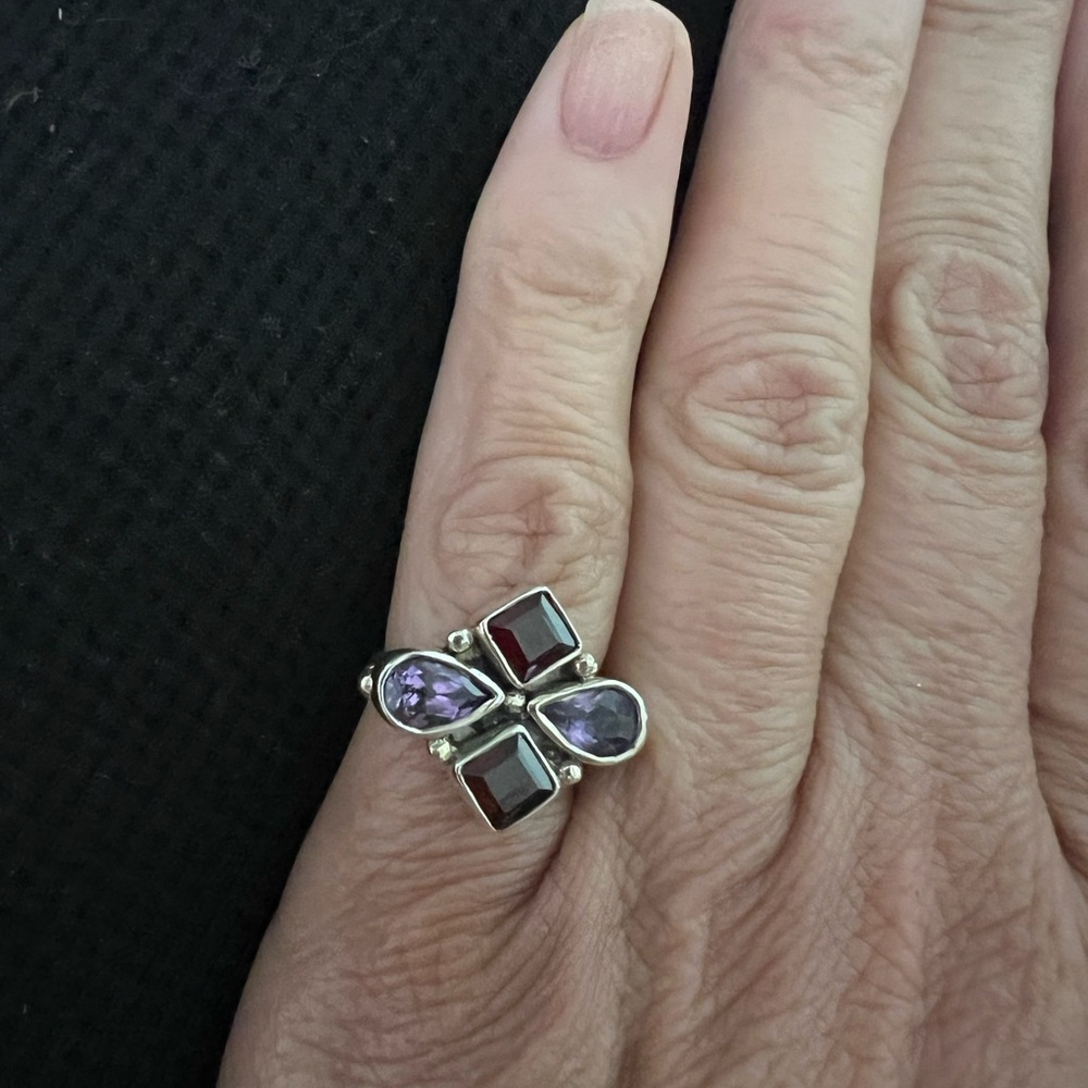Stunning, garnet and amethyst ring sterling silver